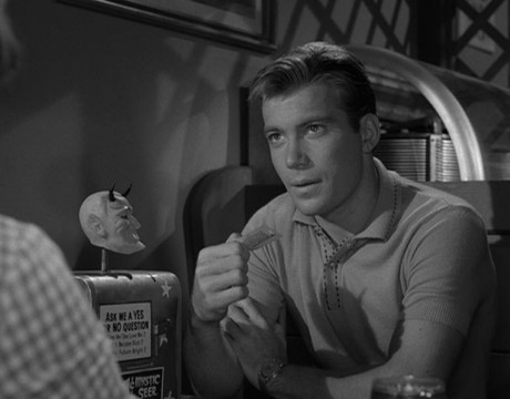 TWILIGHT_ZONE_SEASON2_DISC2-12
