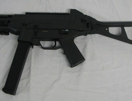 DE-UMP-M89-LASER-SCOPE-AIRSOFT-RIFLE-LEFT-VIEW